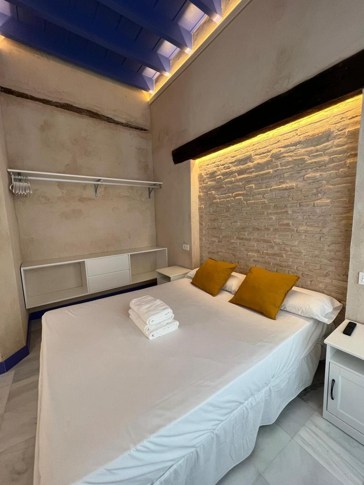 Philippe'S Home Triana Seville Exterior photo